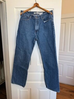 Gap Easy Fit jeans 2009 size 36 x 32 in excellent condition.